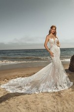 Brand New, Kitty Chen Alessandra Wedding Dress H2122, size 4,with Cathedral Veil