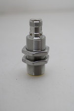 Turck Induktiver Sensor Näherungssensor Näherungsschalter bündig PNP Schließer