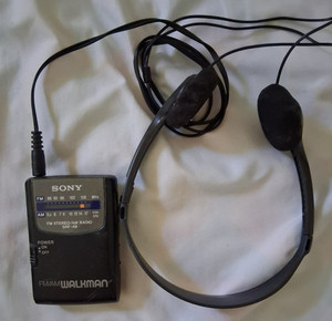 Sony Walkman  Vintage FM/AM Radio w/ Belt Clip, model SRF – 49