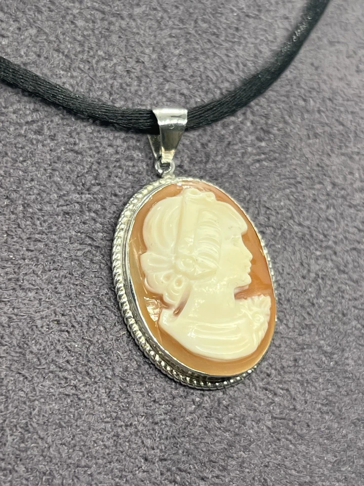 Ciondolo in Argento 925 con Cammeo Corniola Ovale 25mm – Fatto a Mano - Immagine 3 di 4