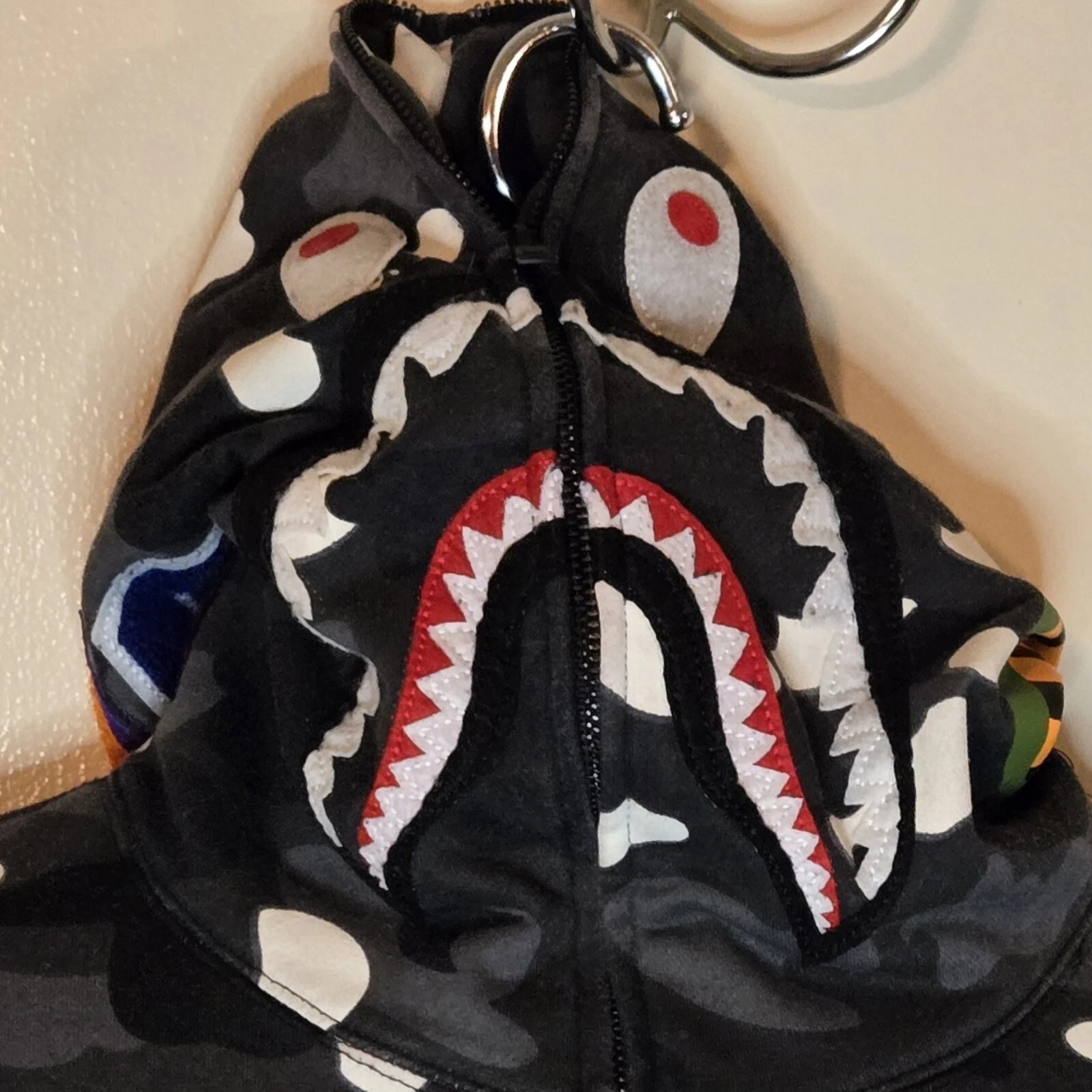 A BATHING APE (BAPE) Felpa con cappuccio e zip intera Glow in the Dark Camo Shark BAPE A Bathing Ape taglia XL