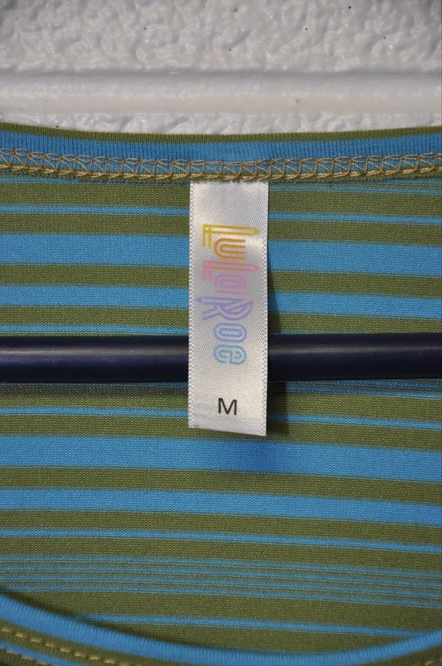 LuLaRoe Womens Shirt Size M Medium Green Blue Striped Scoop Neck Stretch Top B7 - Изображение 3 из 3