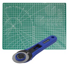 DIN A4 Schneidematte mit Raster und Hilfslinien für Winkel & Rollschneider