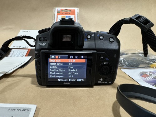 SONY DSLR-A300 Digital Camera Bundle (2 Batterie, Charger , Bag ) Mint ! - Picture 10 of 11