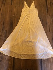 Vintage 70s -80 s VANITY FAIR Medium Long Dress Nightgown Ivory