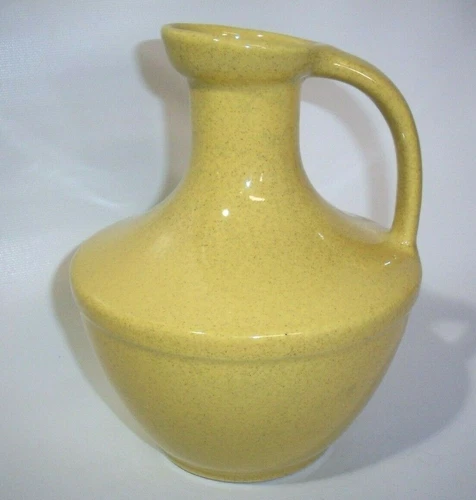 Vtg Pfaltzgraff Yellow Speckled Stoneware Pitcher Jug Made In York PA USA 8”