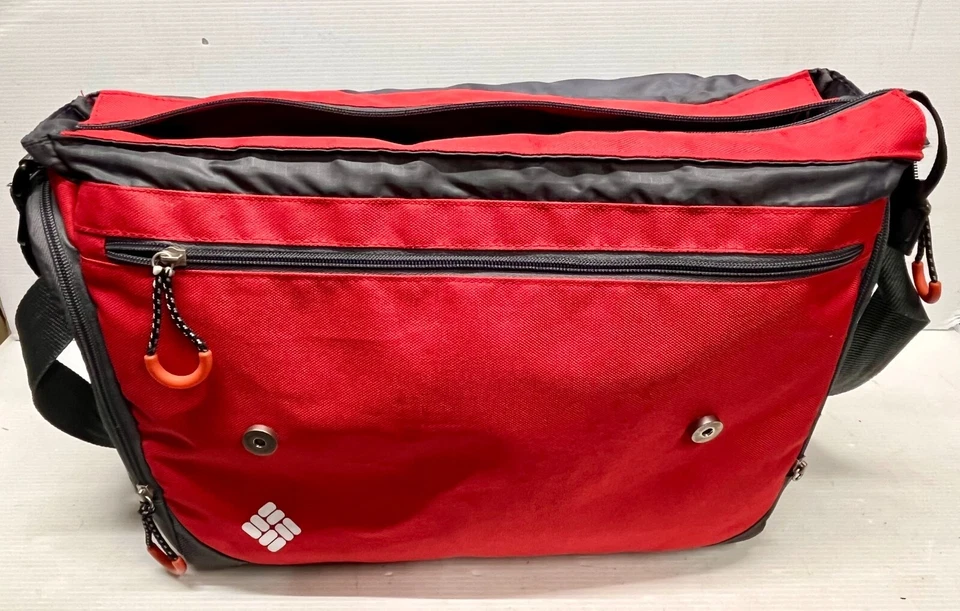 Bolsa de pañales Columbia Messenger roja gris correa ajustable con almohadilla adicional Foto 4 de 4