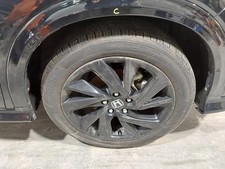 Used Wheel fits: 2021 Honda Hr-v 18x7-1/2 alloy 10 angled spokes painted black G