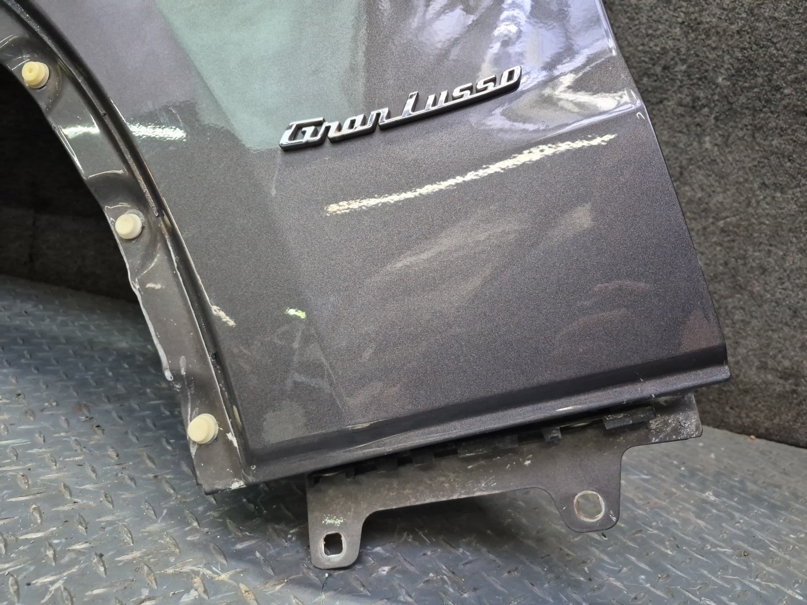 Maserati Levante 2017-2020 Front Left Cover panel