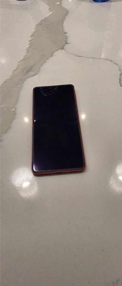 Samsung Galaxy Z Flip7 (SM-F766W) - 256GB Unlocked - Red - Image 3 of 4