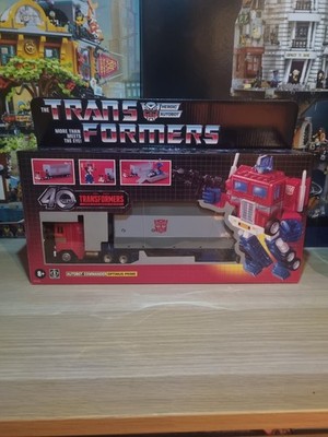 Hasbro Optimus Optimus Prime Autobot Commander 40th Anniversary Transformers