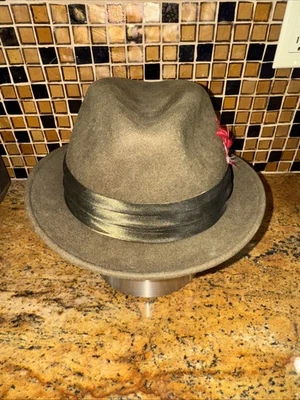 Vintage Olive Green Wool Felt Fedora Hat Size 7 3/8 Sample Pleated Band Feather - Image 1 of 4