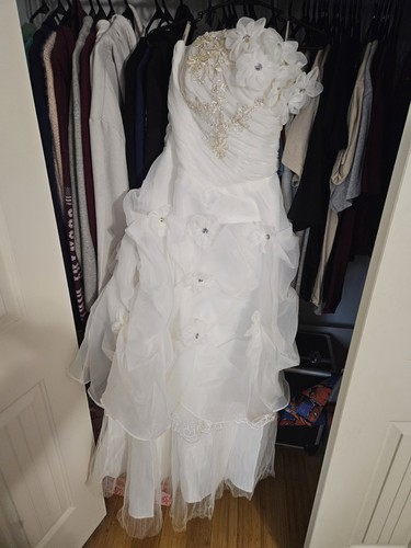 Selling my Wedding Dress! I'm Asking For 100 Total For Both!