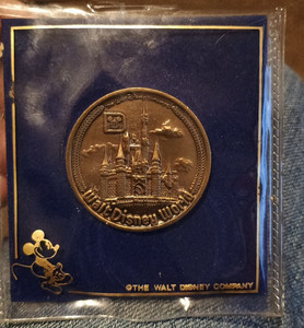 VTG 1970s Walt Disney World Bronze Commemorative Coin- Mint Condition