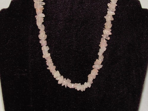 "Collar grueso de pepita y astillas de piedras preciosas de cuarzo rosa genuino 16""" - Imagen 2 de 4