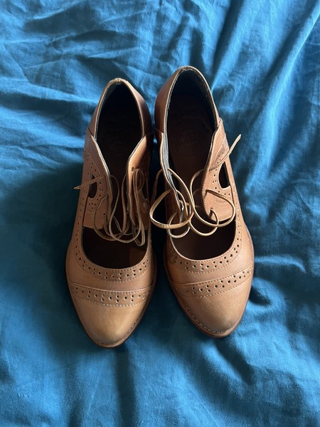 Bali Elf Brogue Wedge Heels Tan Leather Size EU39 US8.5 AU8 UK6 1940s Style