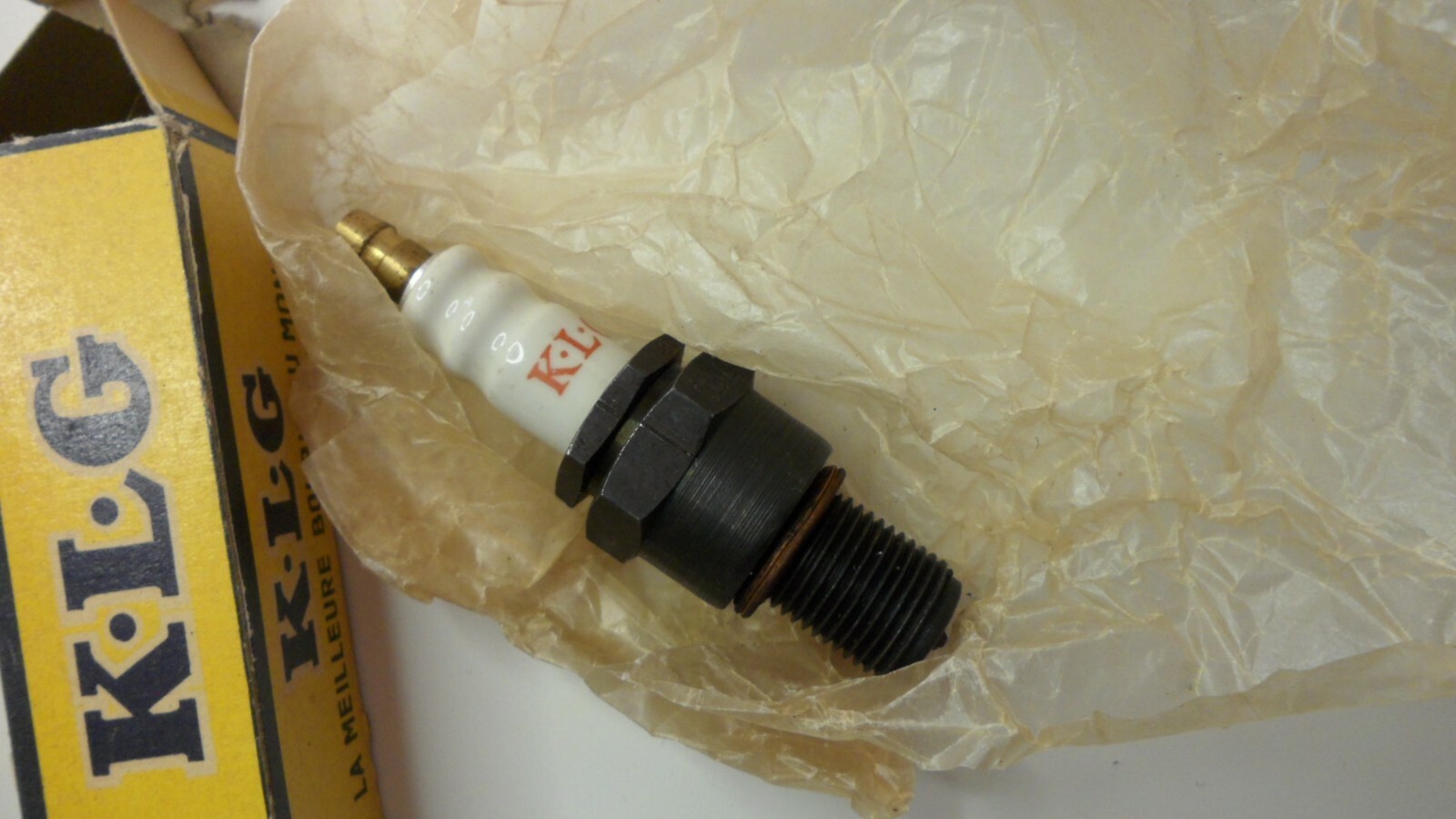 Rare NOS KLG 12 spark plugs w/Tin CL9LF 1947 Austin Rolls Royce FREE Shp