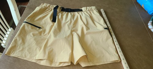 Short utilitaire Adidas M Q2 multisports XL beige doré neuf avec étiquette