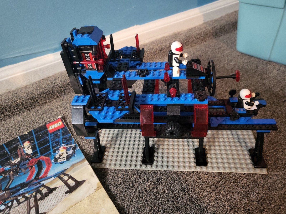 Space Lock-Up Isolation Base LEGO 6955 Space Police Authentic