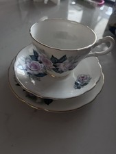 Vintage Winston Bone China 3 Tea Cup Trio – 22K Gold – Made in England