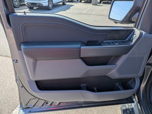 2025 Ford F-150 Lightning XLT - Picture 16 of 40