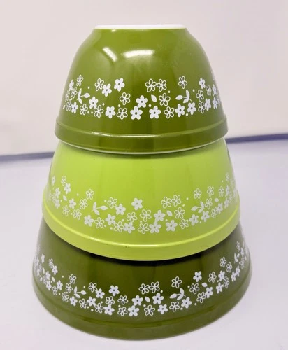 Vintage Pyrex Spring Blossom Green Crazy Daisy Mixing Bowl Set of 3, 401- 403