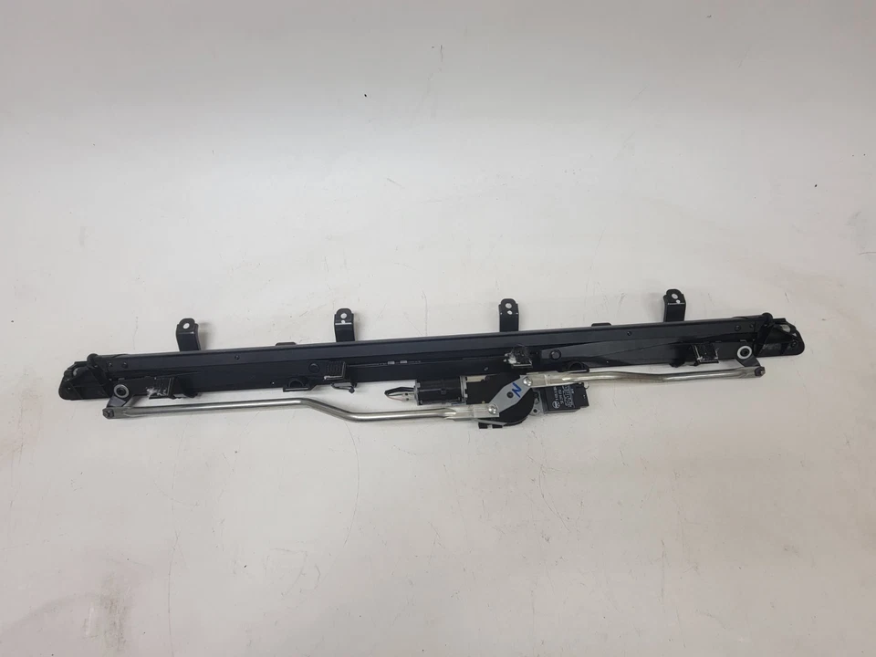 Infiniti M37 M56 Q70 Q70L 2011-2019 parabrisas trasero parasol montaje OEM Foto 2 de 4