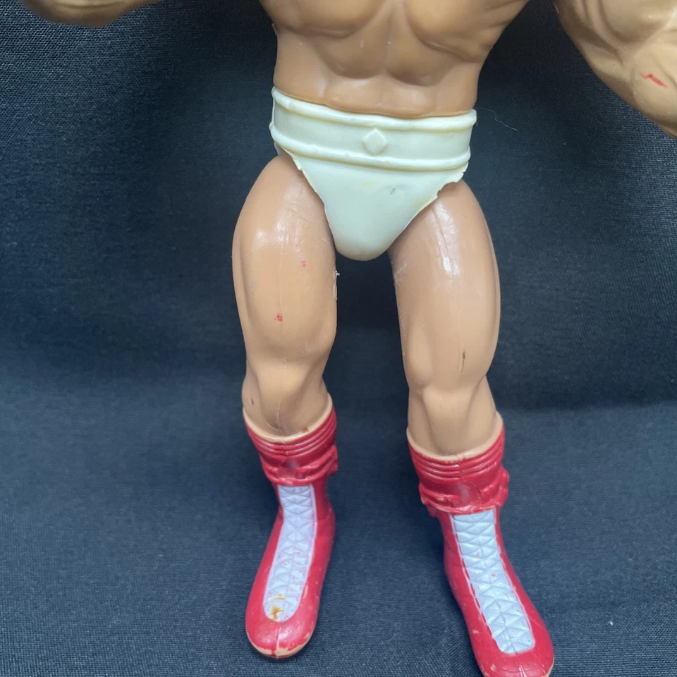 FIGURA DE COLECCIÓN HULK HOGAN THUNDERLIPS ROCKY III 1983 6,5" TRONCOS BLANCOS WWF WWE Foto 3 de 4