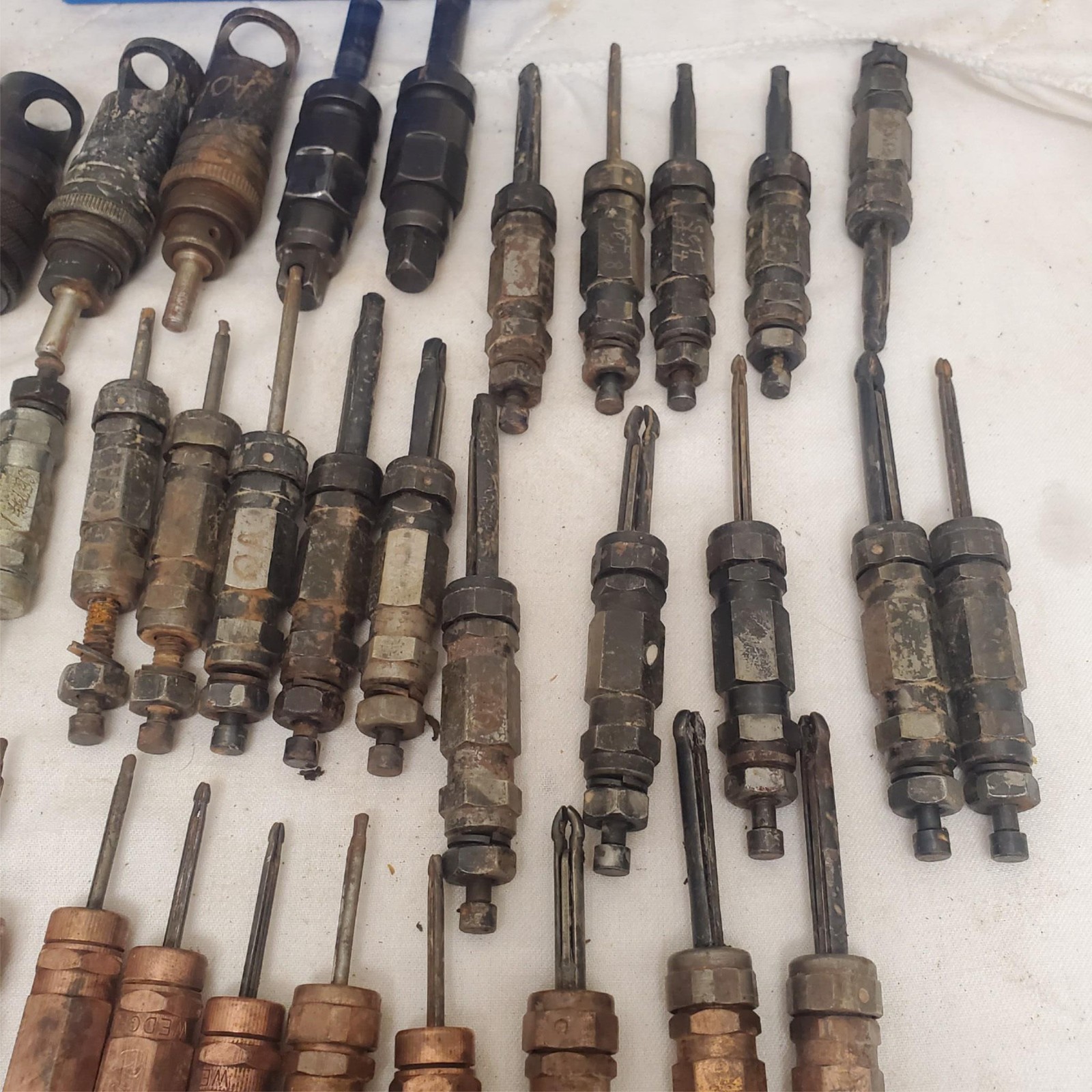 Lot of Assorted Fasteners Wedgelock Wing Nut LOT-202