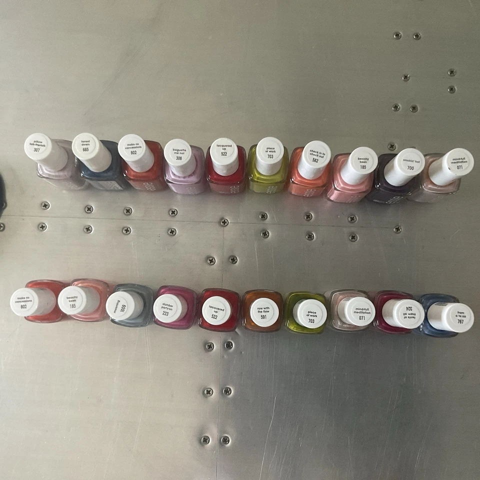 ESMALTE DE UÑAS ESSIE - Esmalte de uñas x 20 unidades Foto 2 de 2