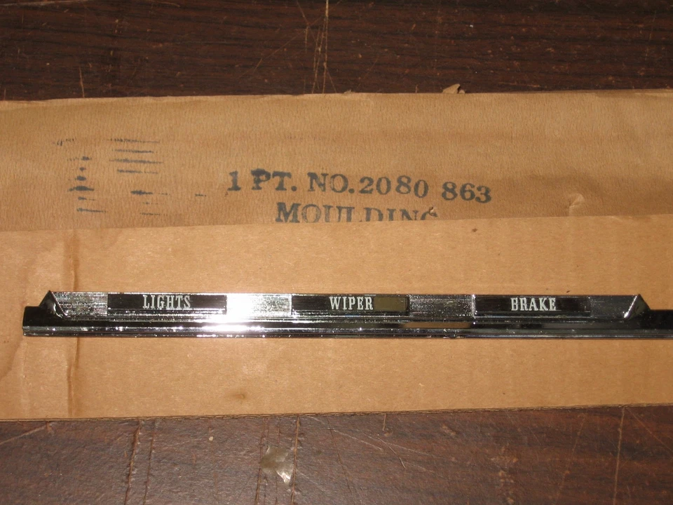 NOS Mopar 1960-61 道奇 Dart Phoenix Pioneer Seneca 仪表盘成型 — 第 3/4 张图片