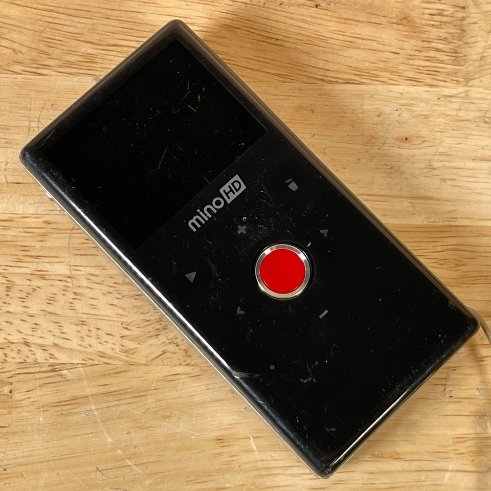 Flip Video MinoHD M2120 Pocket Camcorder Silver 2" LCD High Definition For Parts - Image 2 of 4