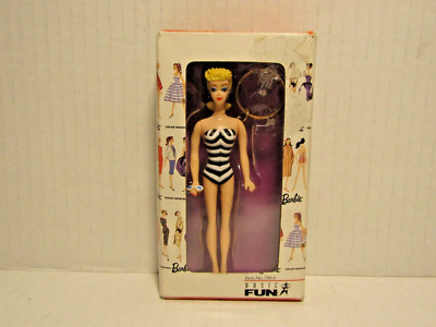 1995 Basic Fun Barbie Teen Age Fashion Model Keychain with Movable Arms, Legs