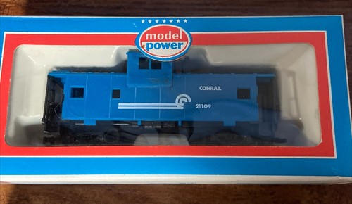 Model Power Trains #8051 HO Penn Central #9121 Dixie Line L&N 20459, Erie 4065 - Picture 4 of 7