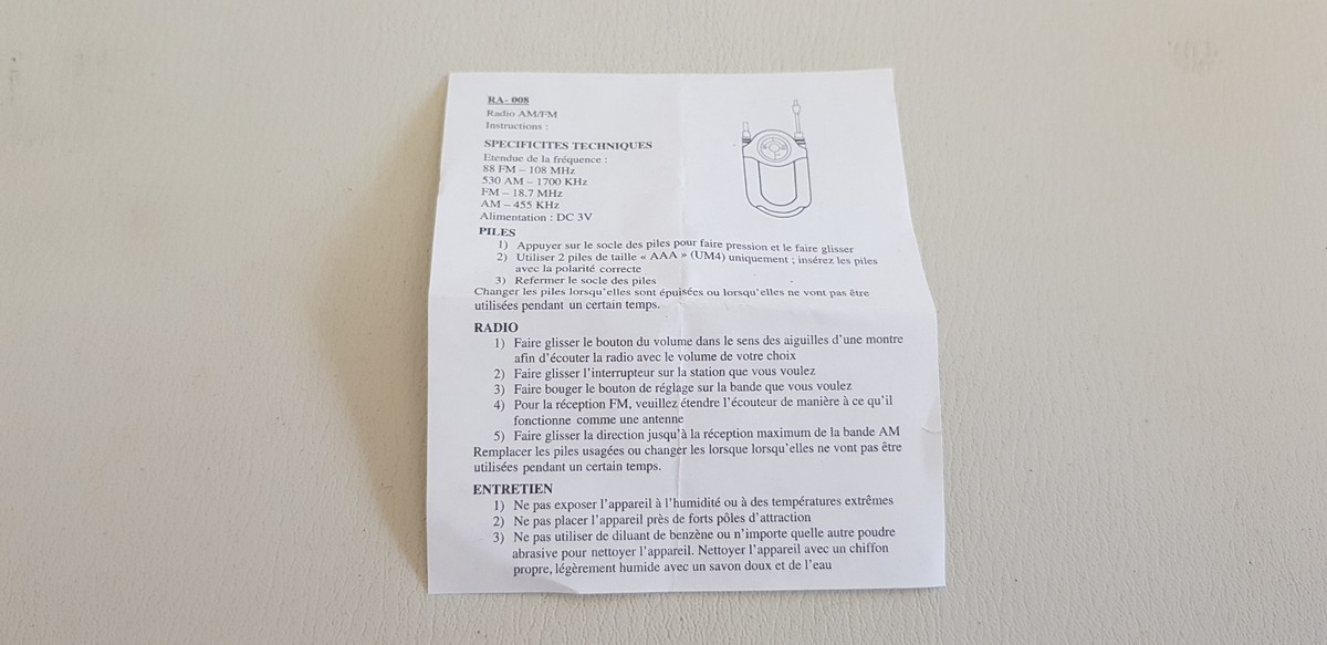 Mini Radio Portable RA-008 AM/FM Avec écouteurs, Pack Ouvert Jamais Servi