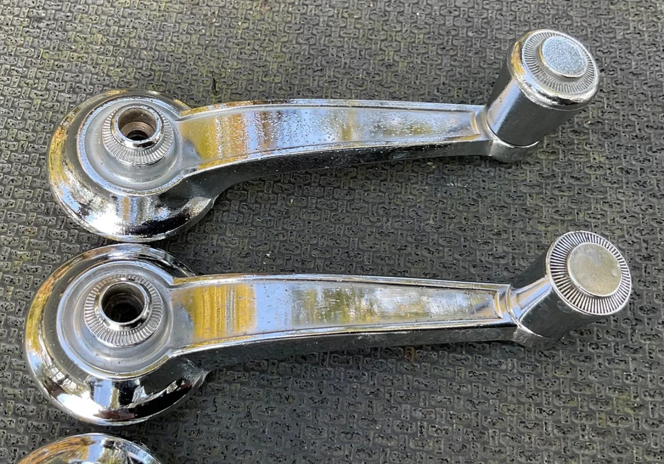 1965-67 = PLYMOUTH-DODGE-CHRYSLER = JUEGO DE 4 MANIVELAS DE VENTANA INTERIOR OEM = #2765455 Foto 4 de 4