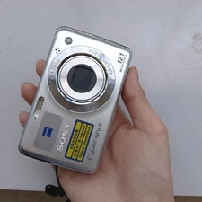 Sony Cyber-Shot DSC-W220 Digital Camera 12.1 MP 4x Optical Zoom with Accessories