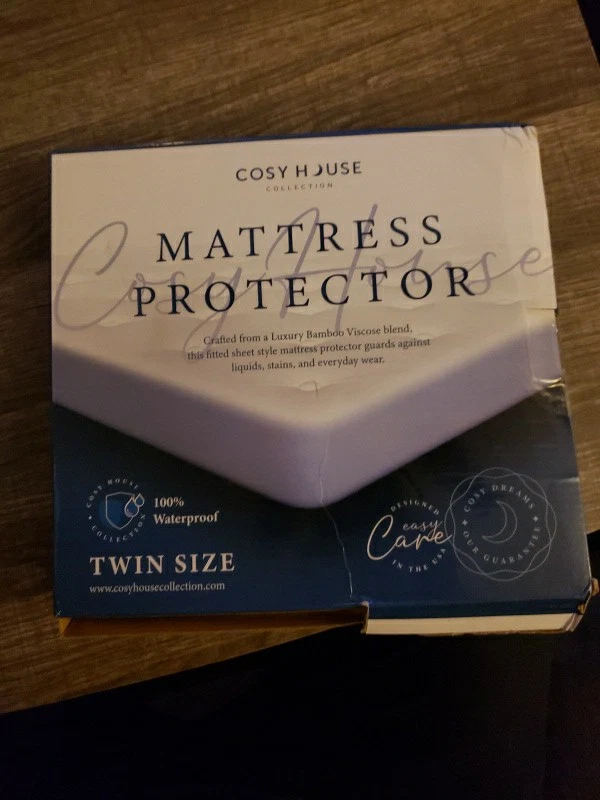 Cosy House Collection Luxury Mattress Protector - Blend of Twin XL, White