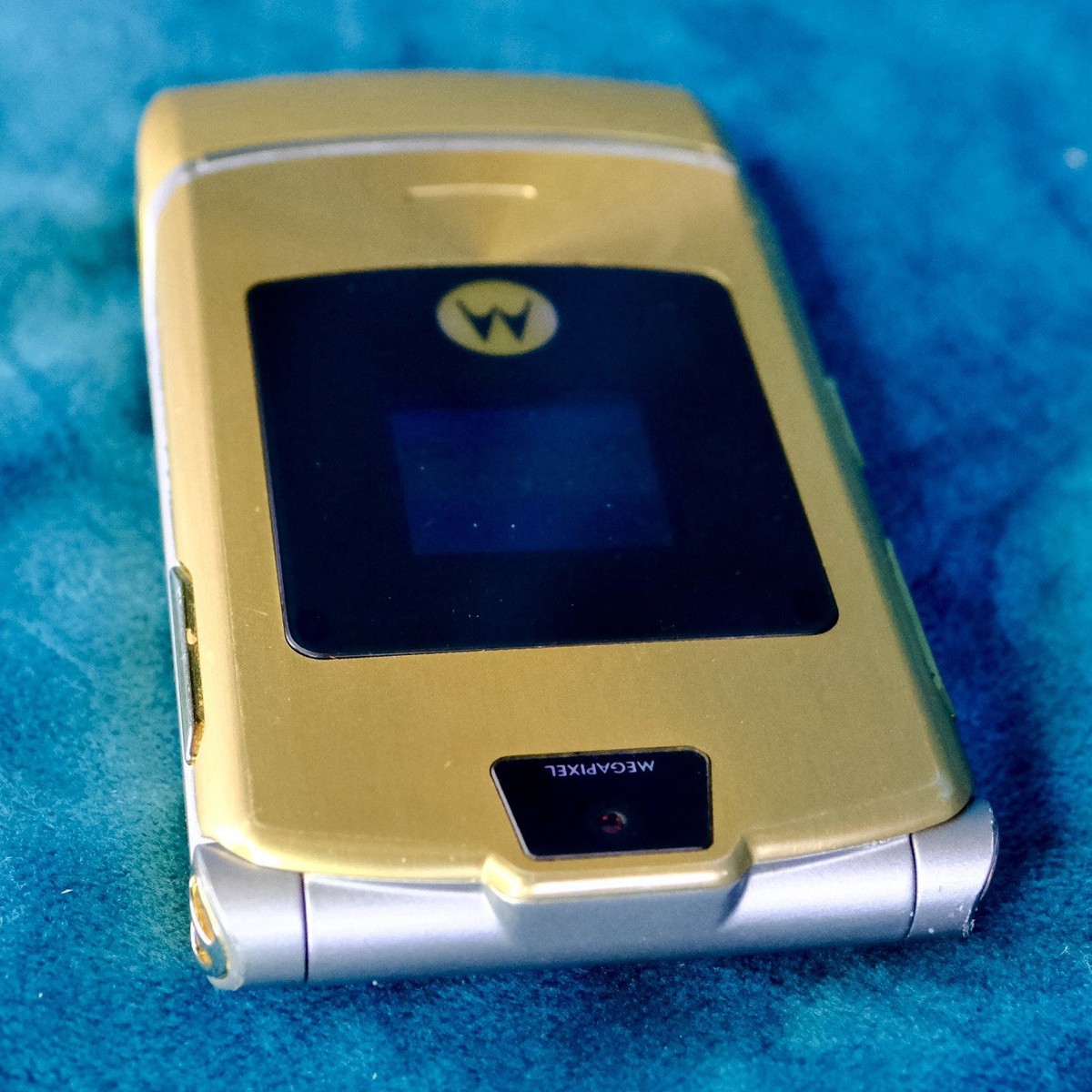 Motorola RAZR V3i - Gold Dolce & Gabbana D & G - Mobile Phone