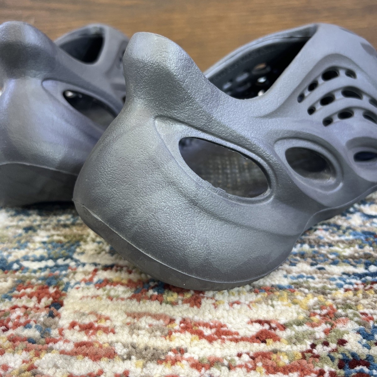 adidas Yeezy Foam Runner Gray Slip-On Breathable Cut-Out 