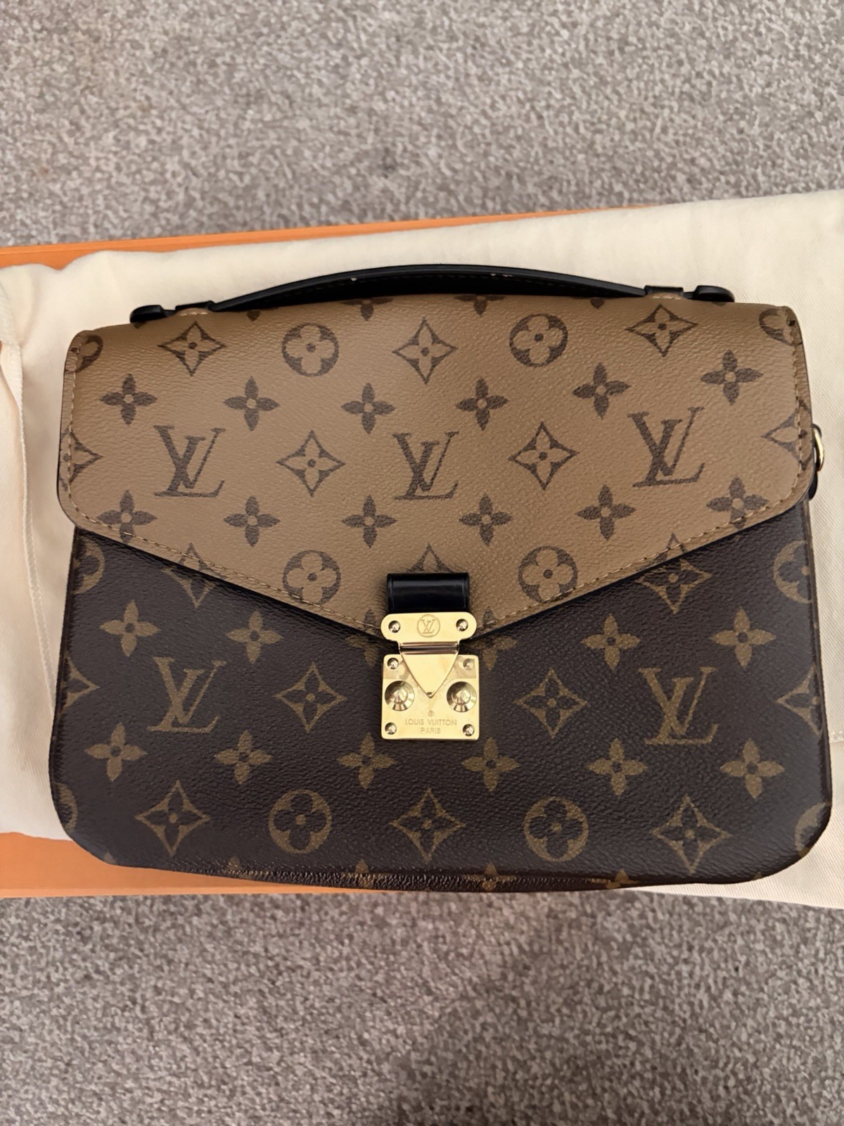 Louis Vuitton Pochette Metis Reverse Monogram