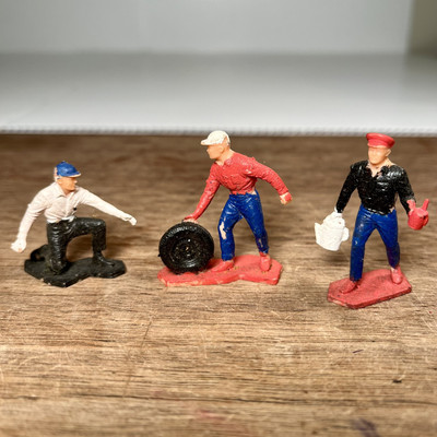 VINTAGE Plastic People on bases Train Scale Lot of 3 Painted Mechanics Working