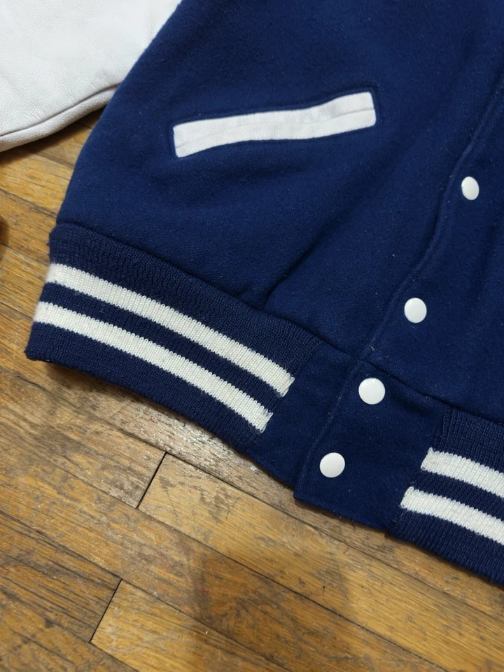 Chaqueta universitaria Jostens Letterman 2020 de lana y cuero sintético mediana Interestatal 35 Foto 4 de 4