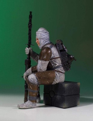 Gentle Giant Star Wars Bounty Hunters: Dengar 1:8 Scale Collector'S Gallery