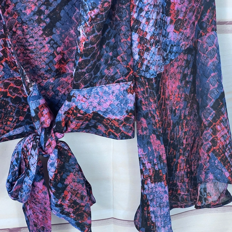 Blusa Parker Top Mujer S Azul Rojo Estampado Piel de Serpiente Envolvente Mezcla de Seda Manga Campana Foto 3 de 4
