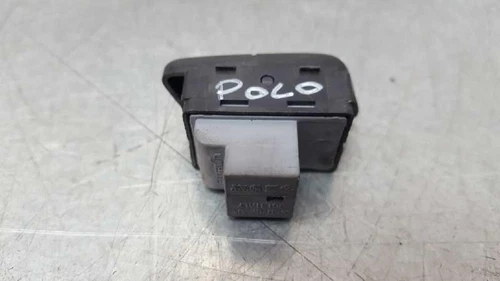 6Q0959856 Pulsantiera Alzavetri Anteriore Destra per VOLKSWAGEN POLO IV 1726157 - Foto 3 di 3