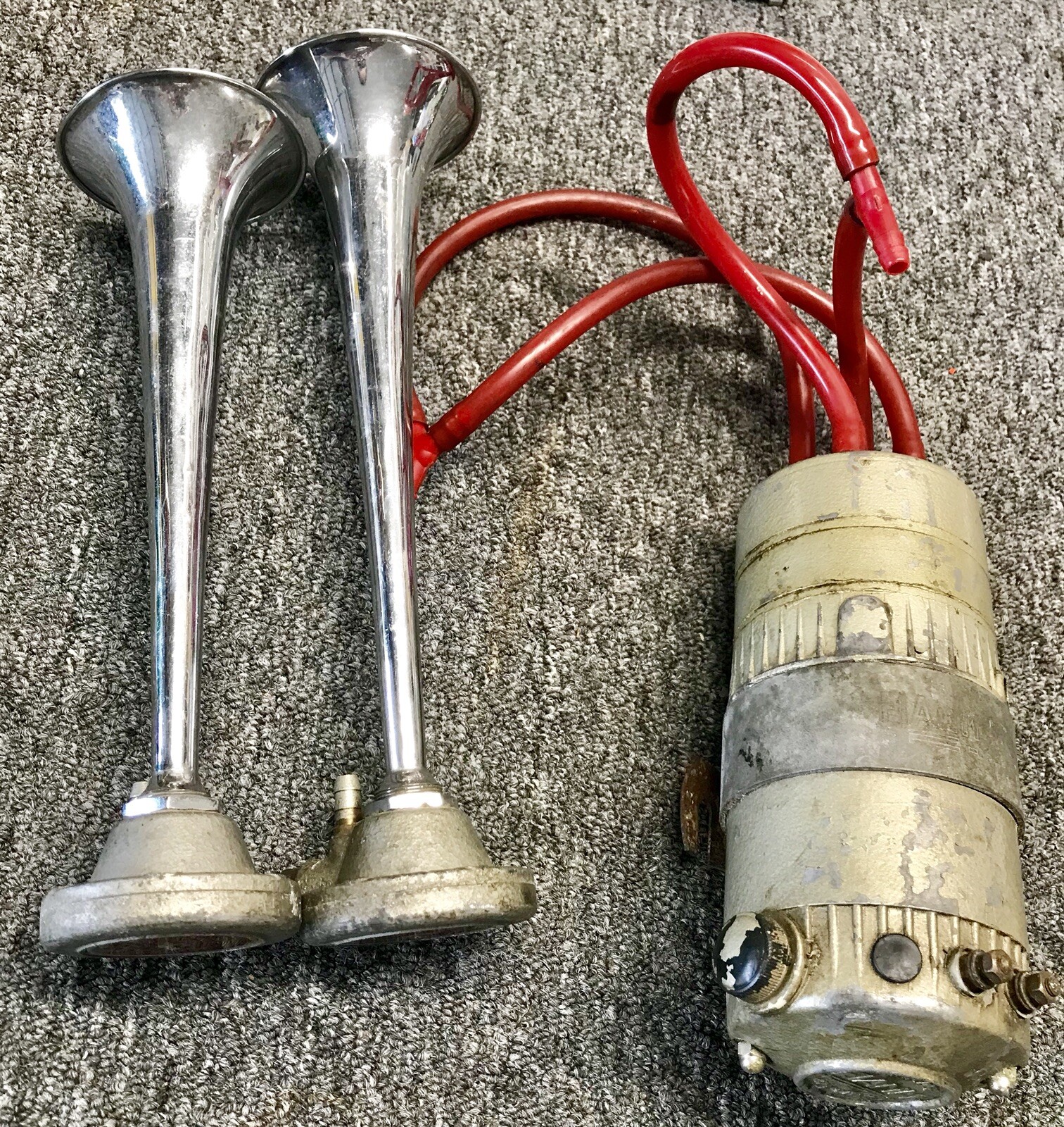 RARE FIAMM AIR HORNS & ROAD MASTER COMPRESSOR MC/2 I FERRARI 246 275 LAMBORGHINI