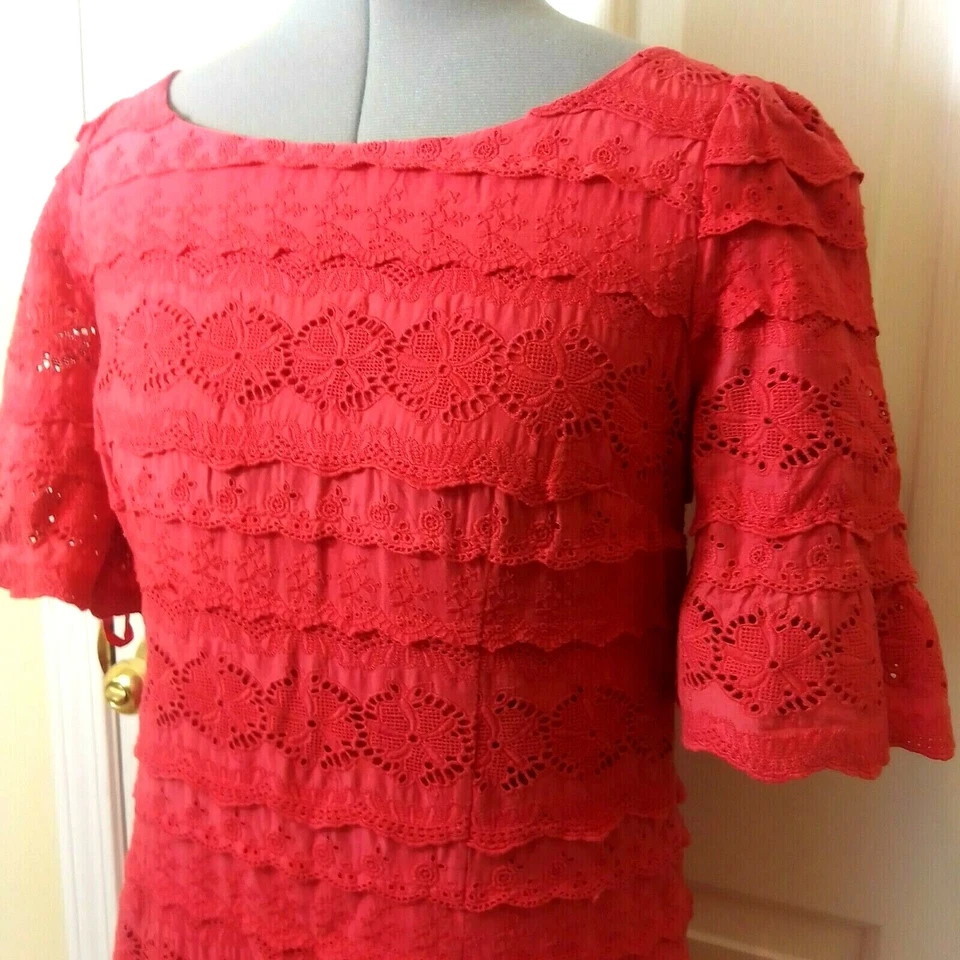 Vestido de Natal feminino MOULINETTE SOEURS vermelho algodão ilhós bordado tamanho 6 - Imagem 2 de 4