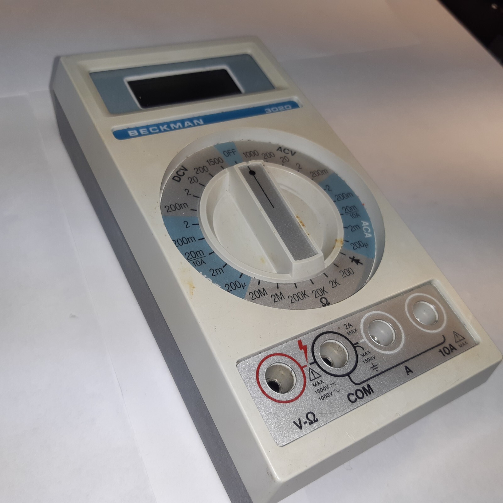 Beckman 3020 Digital multimeter WITHOUT any Test leads and leather box