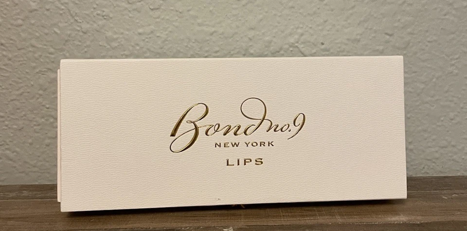 BOND NO. 9 LÁPIZ LABIAL RECARGABLE ASTOR PLACE Foto 2 de 4